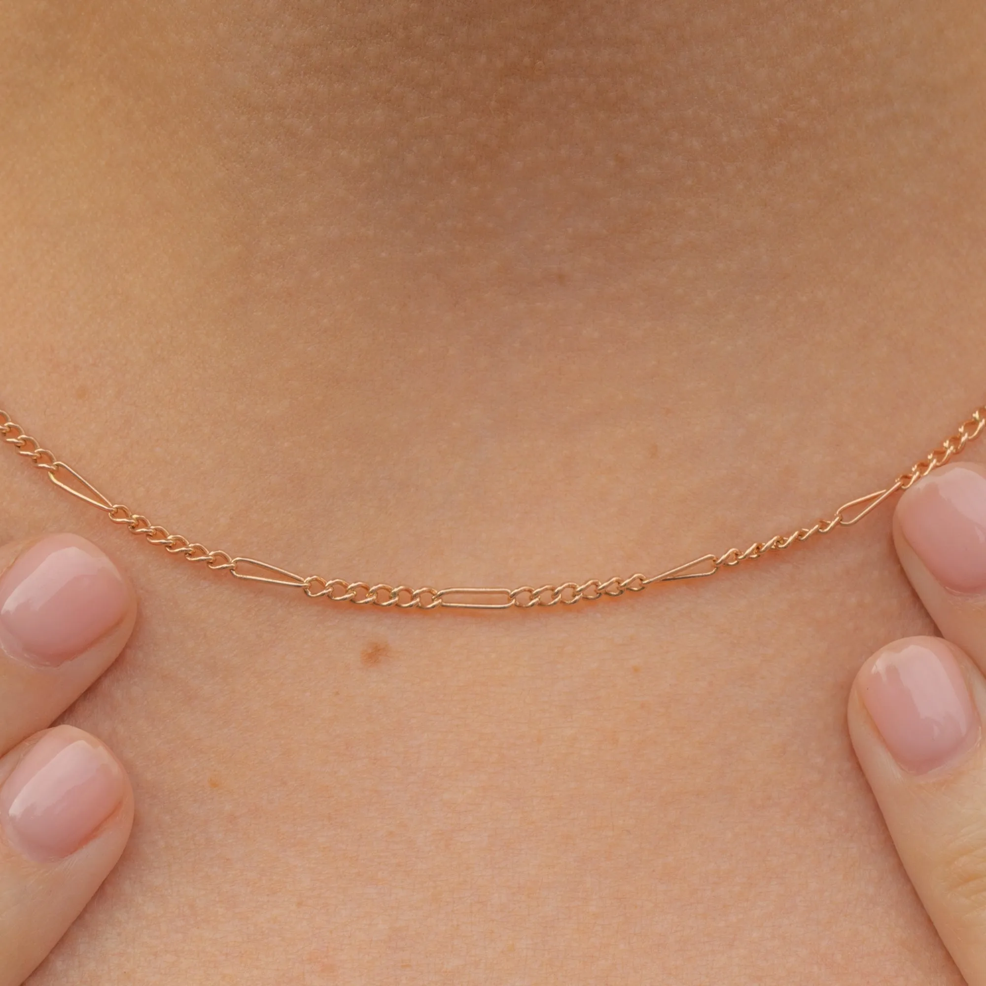 16" Antique 9ct Gold Figaro Chain, Bolt-Ring