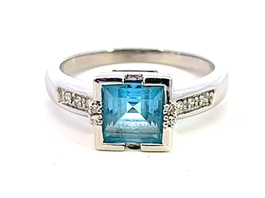 Exquisite White Gold Blue Topaz & Diamond Ring