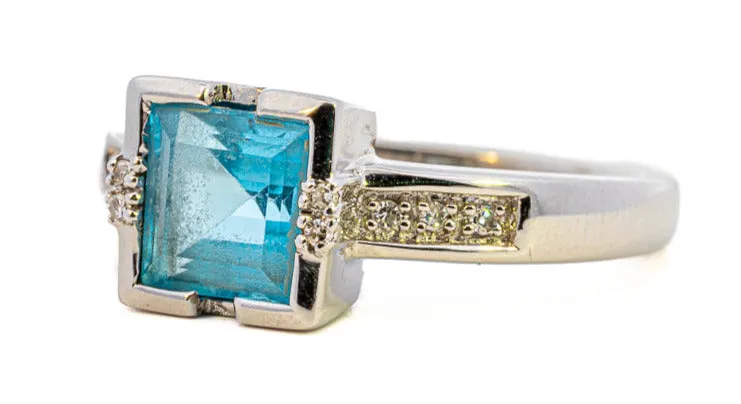 Exquisite White Gold Blue Topaz & Diamond Ring