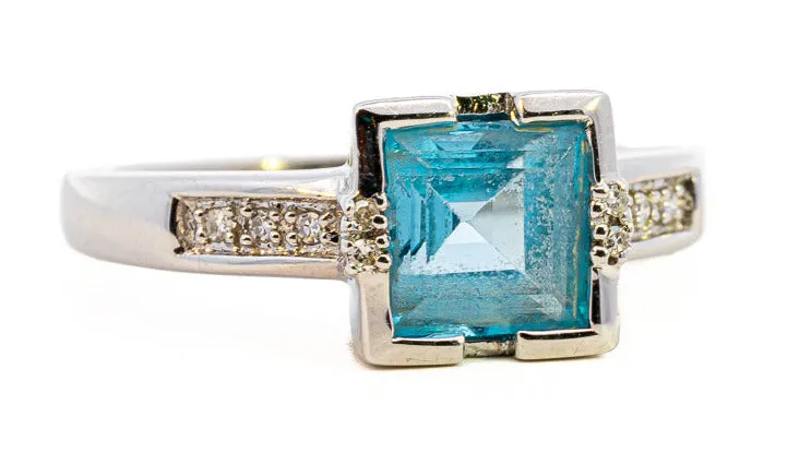 Exquisite White Gold Blue Topaz & Diamond Ring