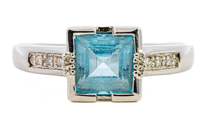 Exquisite White Gold Blue Topaz & Diamond Ring
