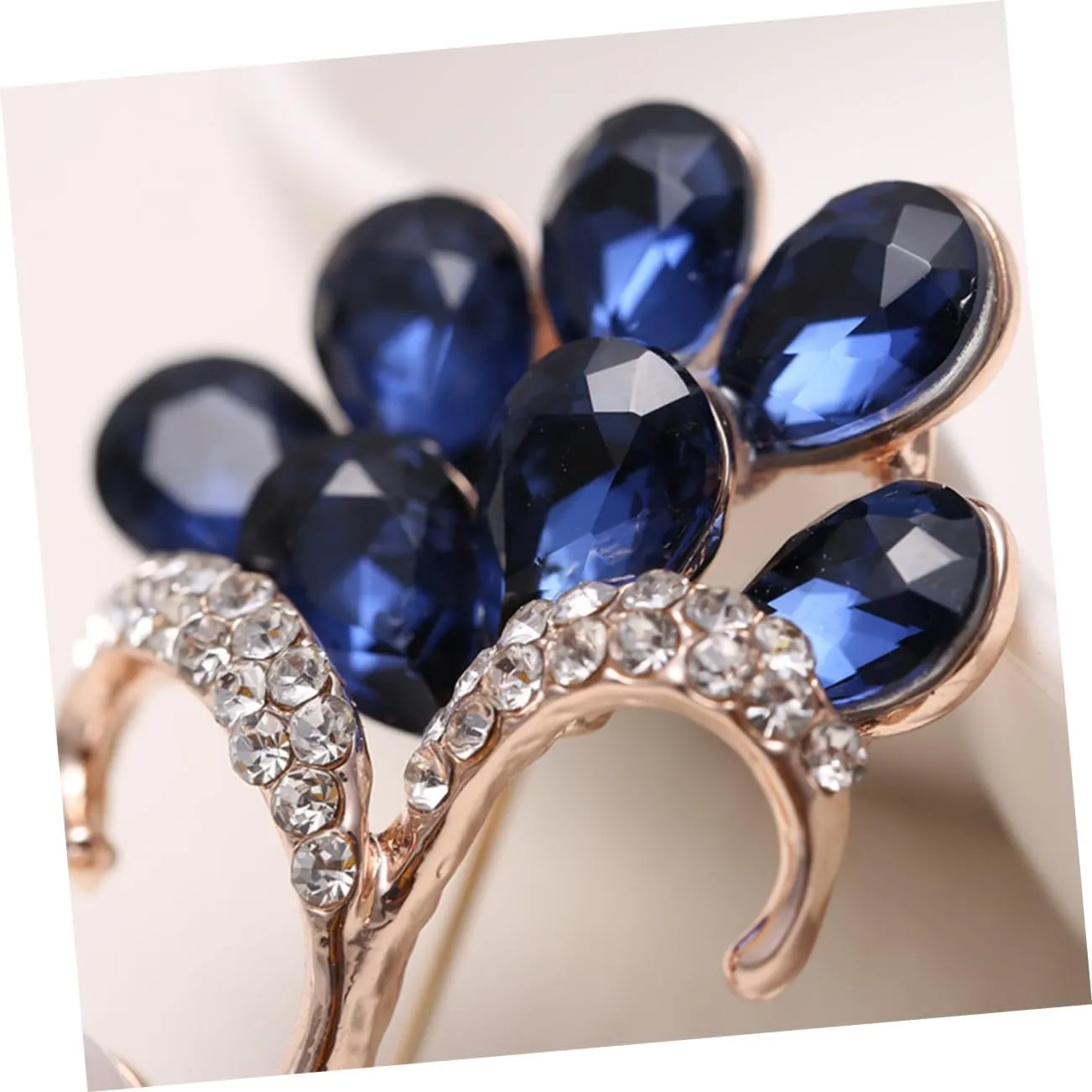Glass Brooch Pearl Brooch Boutonniere Pin Miss Corsage Jewelry Brooches Blue Crystal Brooch Flower Petal
