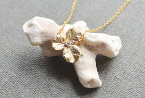 Gold zirconia flower necklaceecklace