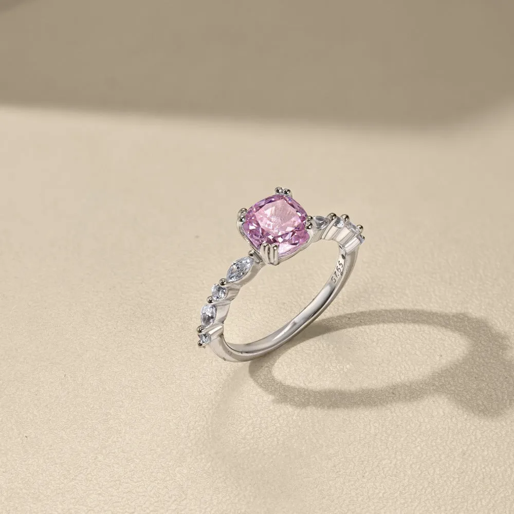 Niche Exquisite Ring
