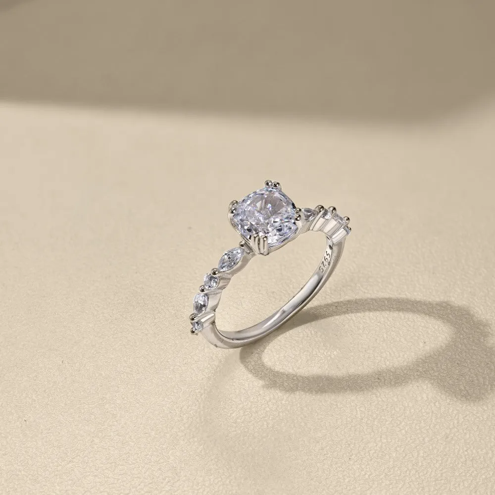 Niche Exquisite Ring