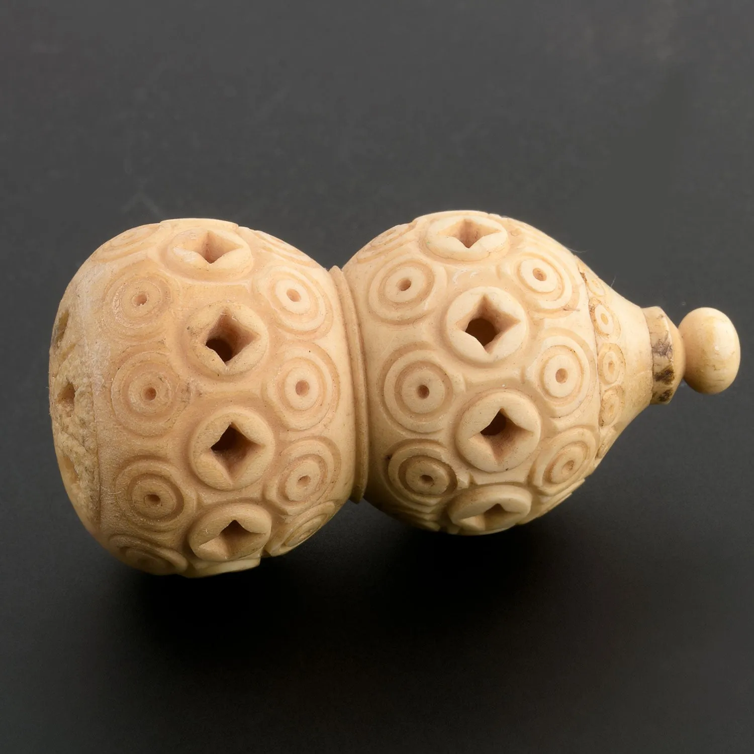 Rare 19th century carved pierced bone double gourd Japan. b4-bo202