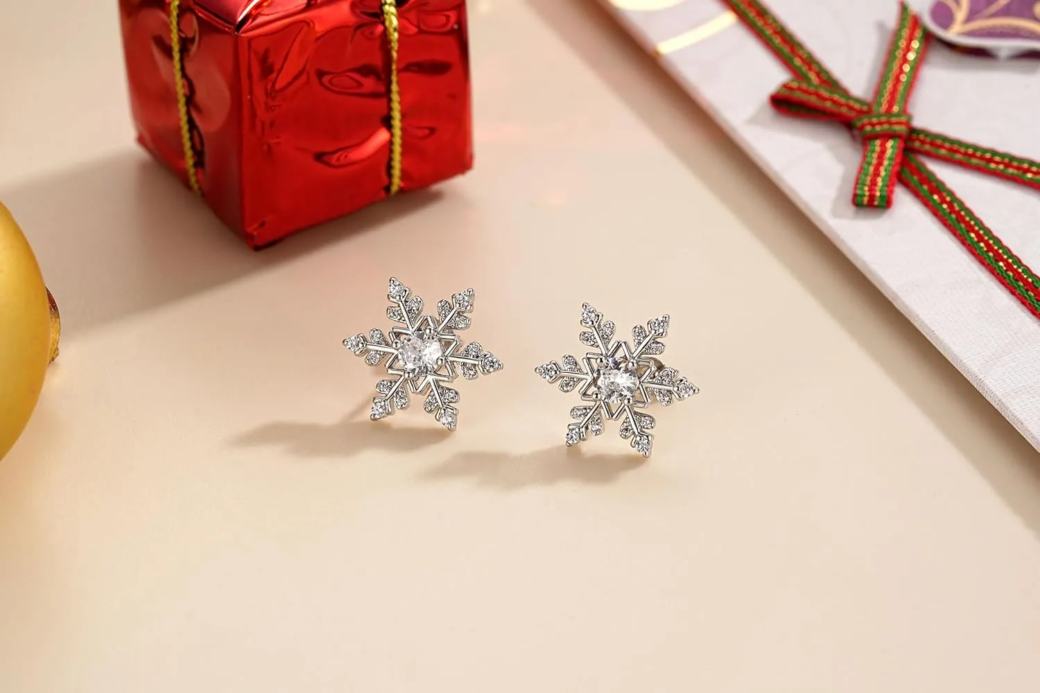 ZRU 925 Sterling Silver Pearl Snowflake Stud Earrings for Women Christmas, Silver Pearl Snowflake Winter Studs Xmas Sparkly White CZ Pearl Jewelry Christmas Earrings Gifts for Her Mum Daughter